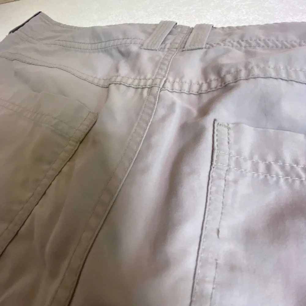 Mountain Hardwear Mens 36 Hiking Shorts Tan Nylon Cargo Outdoor Trekking